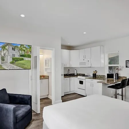 Beach Isles Modern Studio Apartment In Fort Lauderdale